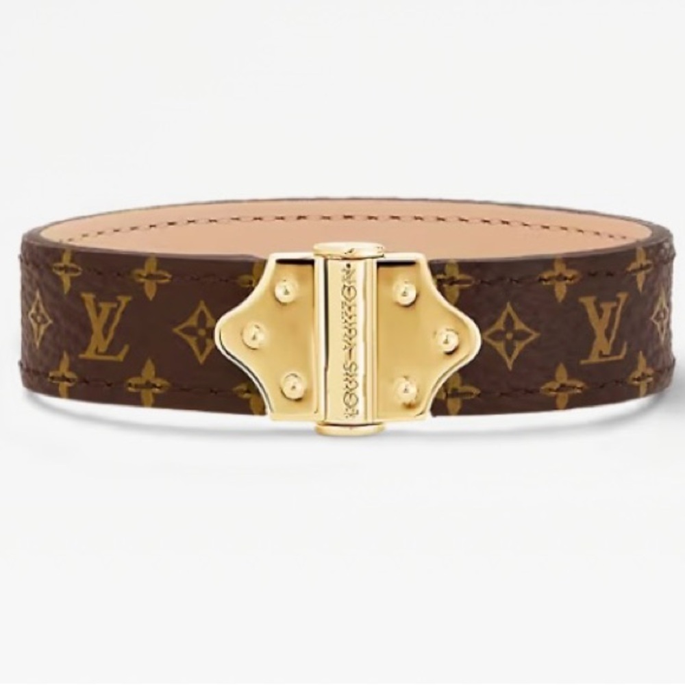LOUIS VUITTON 💝Nano Bracelet Size 19 ✨Perfect for ❤️’s Day